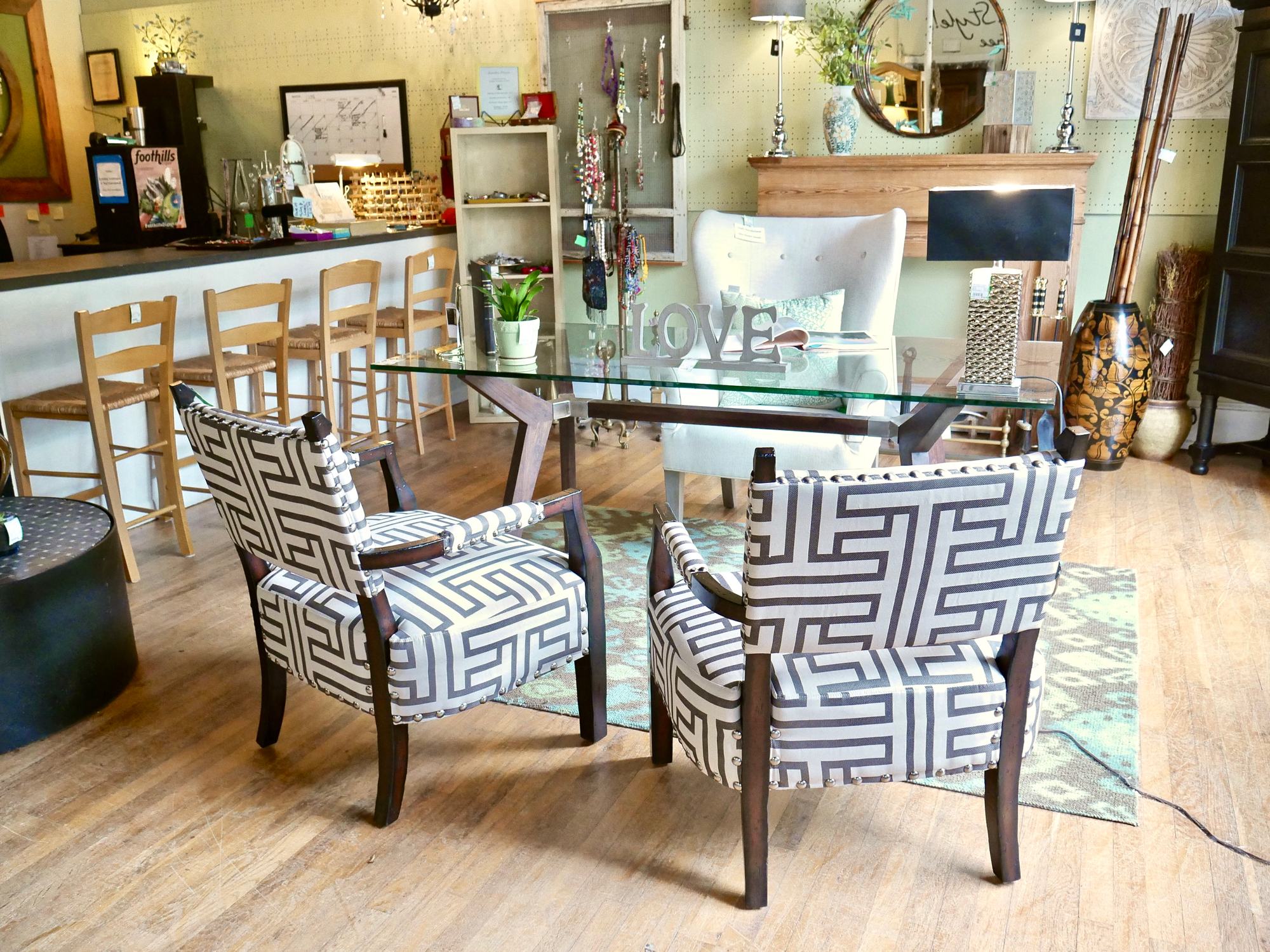 The Hickory Tree Fine Furnishings On Consignment